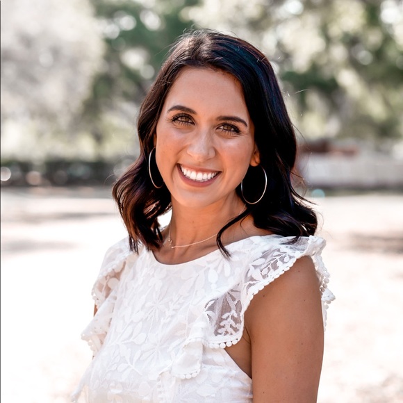 Meet your Posher, Becca - Picture 1 of 1